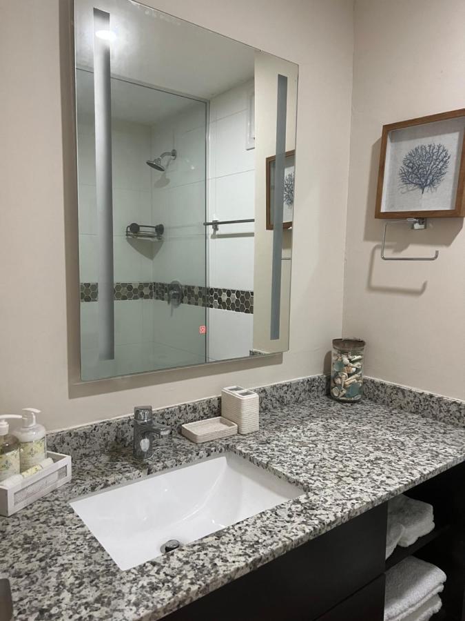 Bayfront Villa & Apartment ポートモア エクステリア 写真