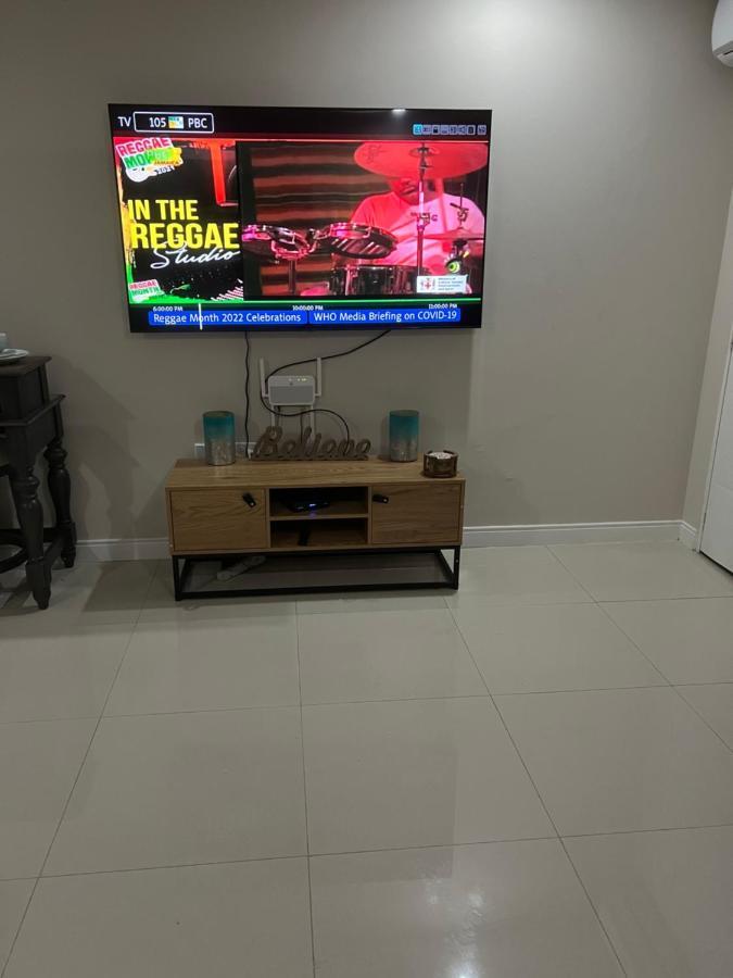 Bayfront Villa & Apartment ポートモア エクステリア 写真