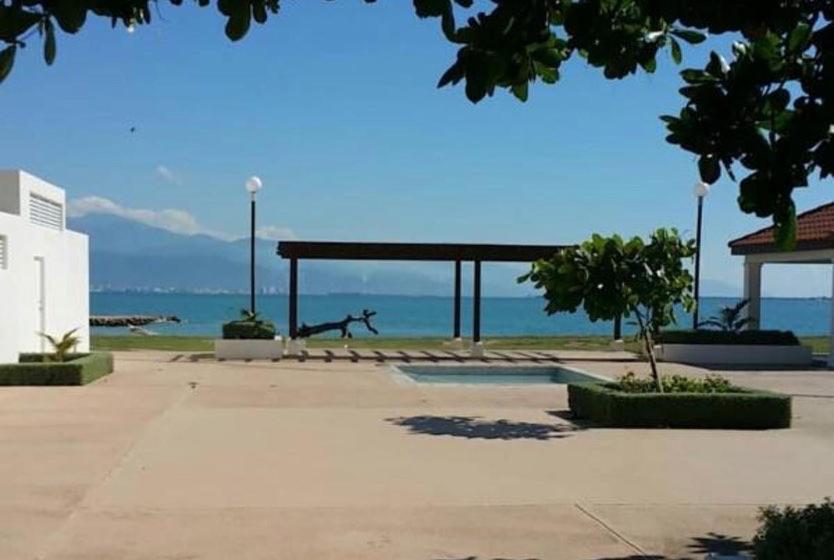 Bayfront Villa & Apartment ポートモア エクステリア 写真